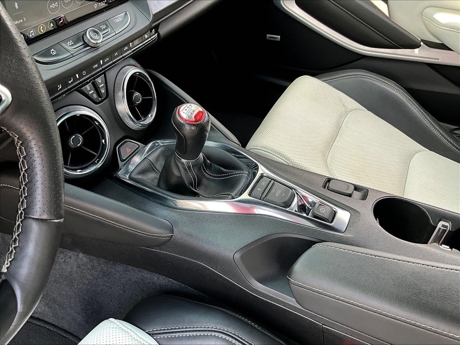 Used 2019 Chevrolet Camaro SS RWD image 15