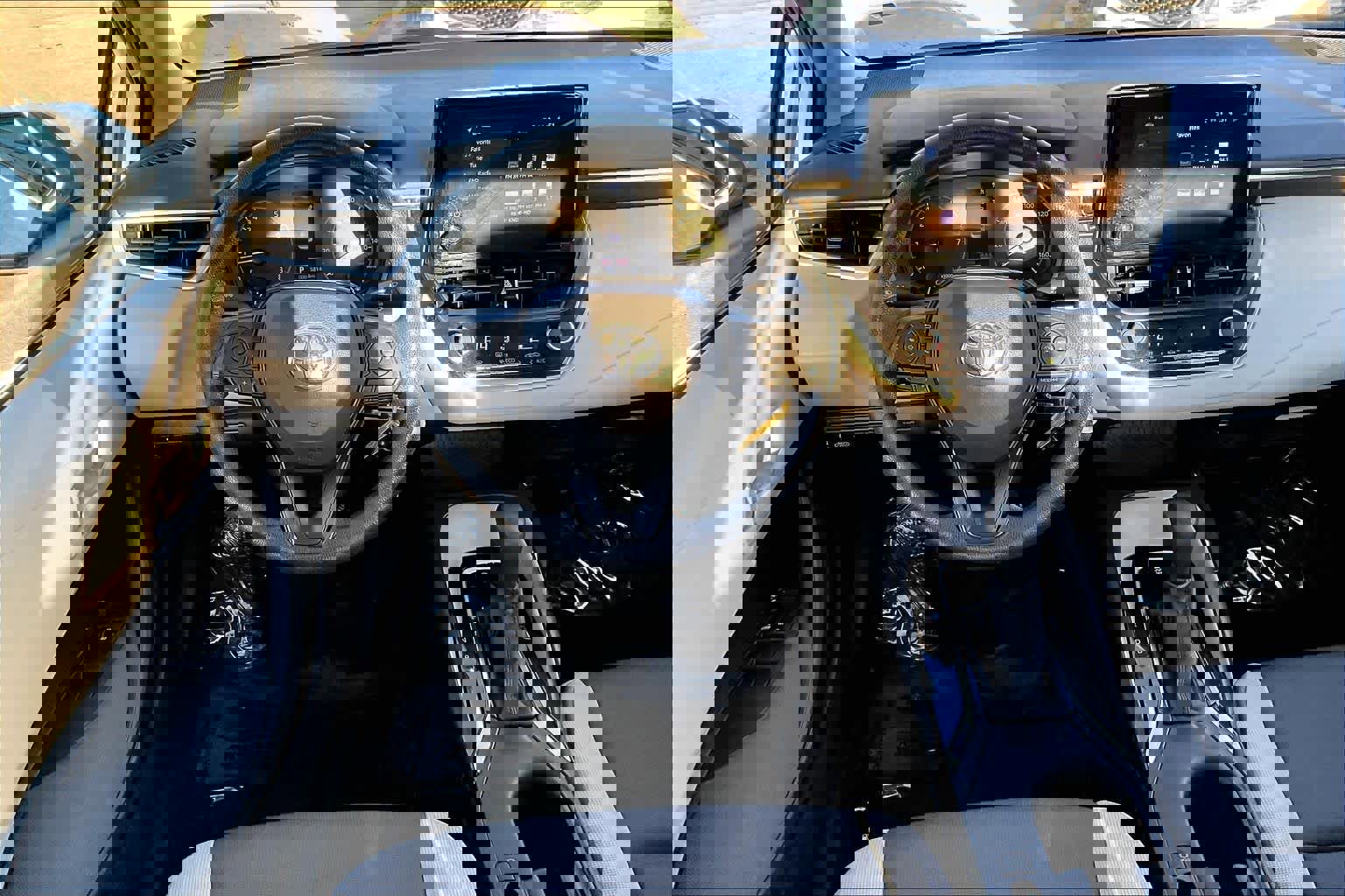 Used 2024 Toyota Corolla LE image 6