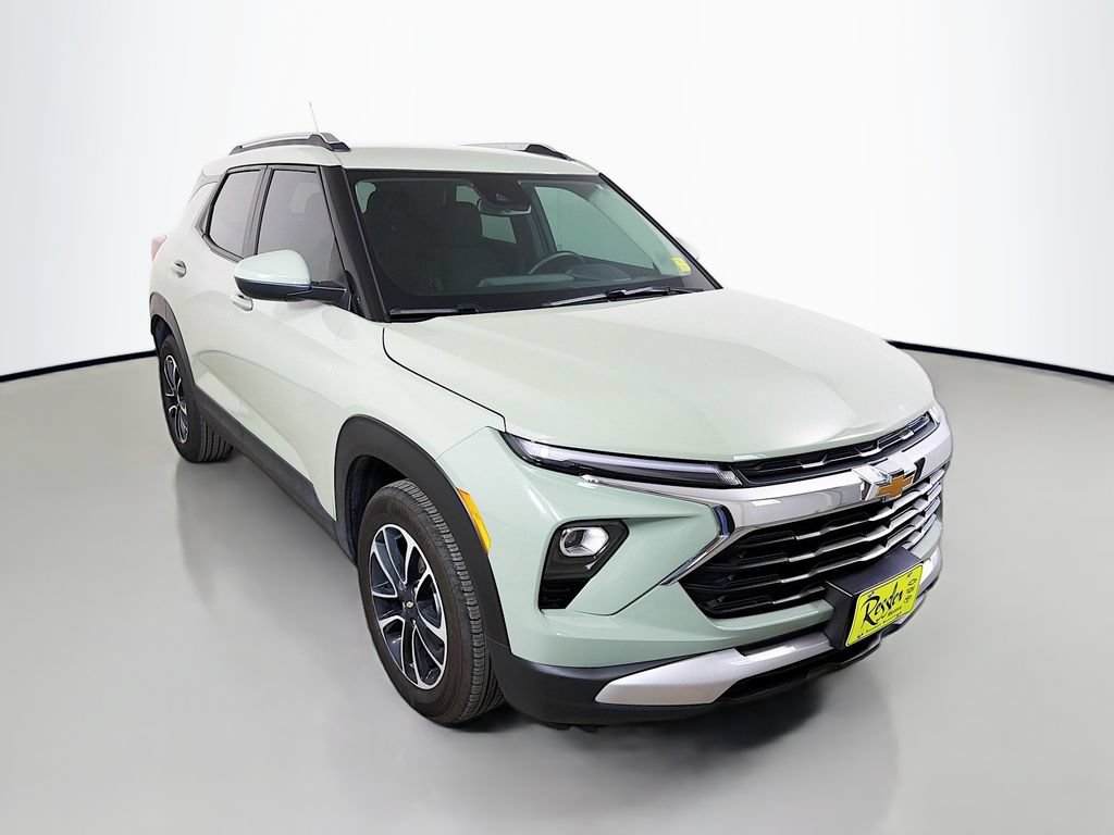 Used 2025 Chevrolet TrailBlazer LT w/ Convenience Package FWD image 4