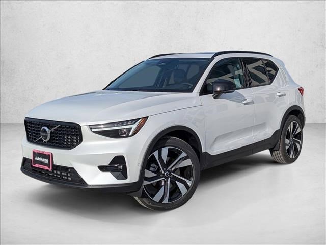 New 2026 Volvo XC40 B5 Ultra w/ Climate Package