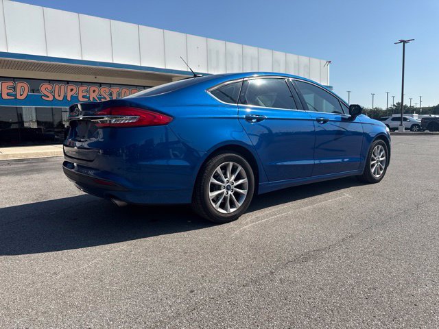 Used 2017 Ford Fusion SE w/ Fusion SE Technology Package FWD image 20
