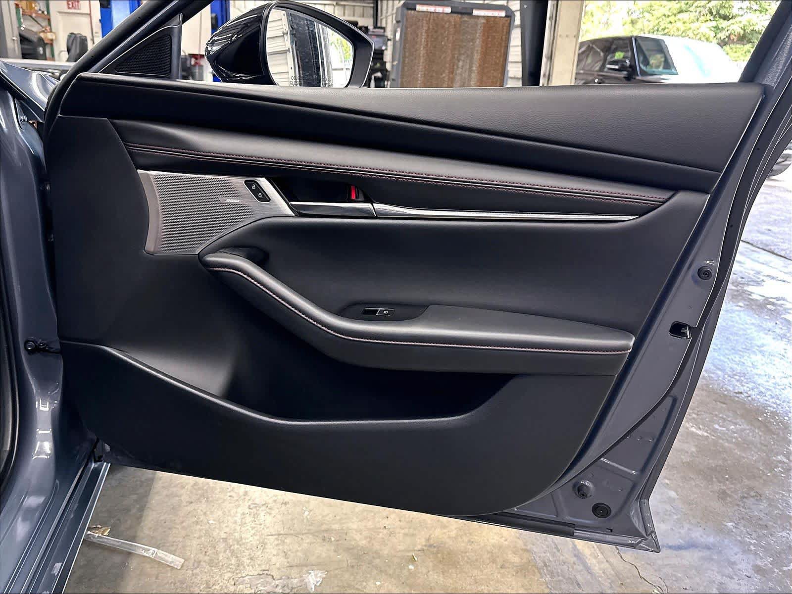 Used 2023 MAZDA MAZDA3 s FWD image 29
