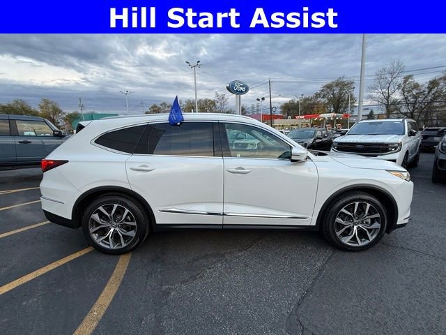 Used 2023 Acura MDX SH-AWD w/ Technology Package image 9