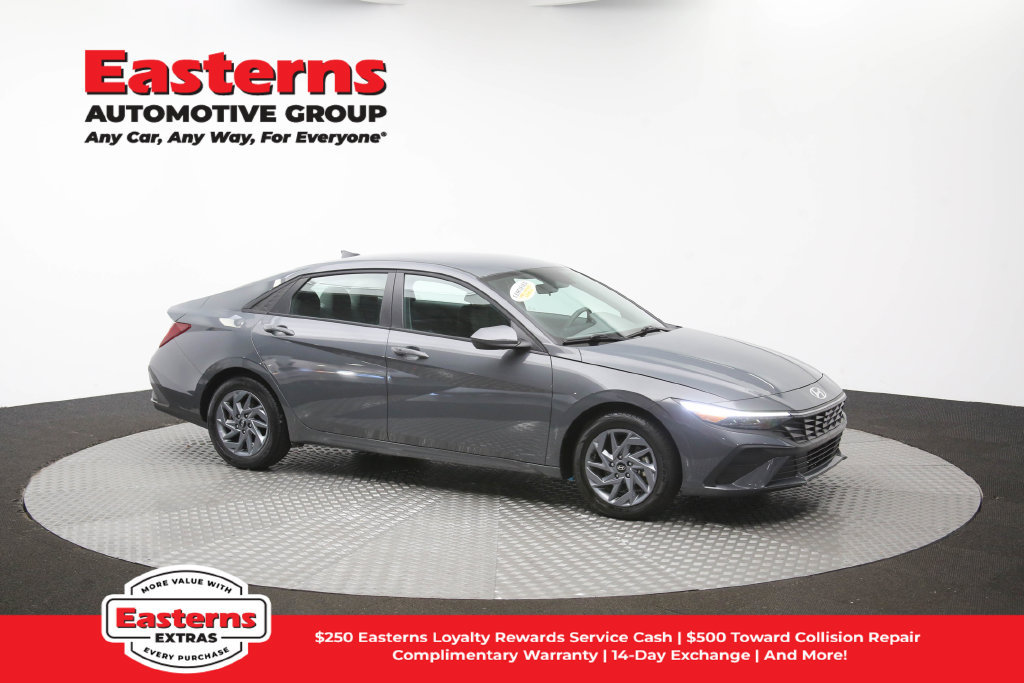 Used 2025 Hyundai Elantra Hybrid FWD image 47