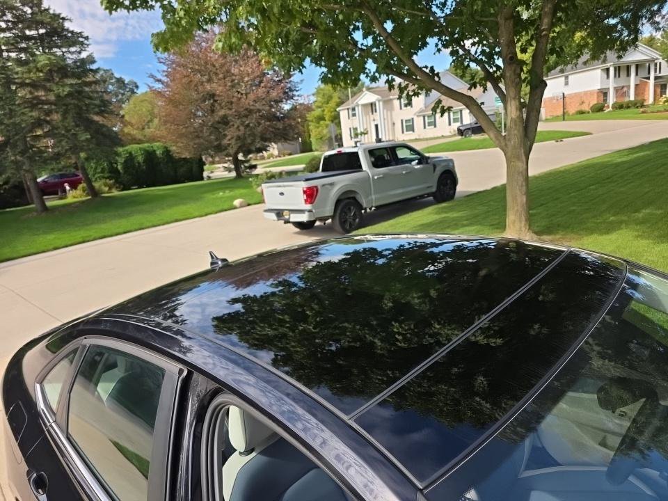 Used 2025 Volkswagen Jetta SE w/ Sunroof Package FWD image 8