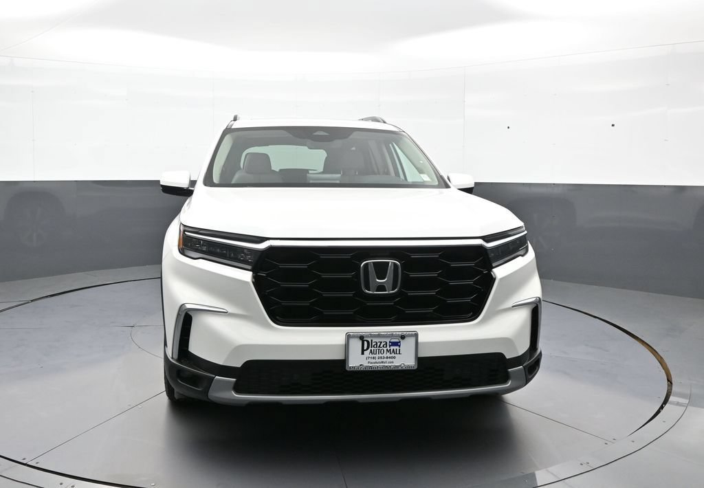 Certified 2024 Honda Pilot Touring image 2