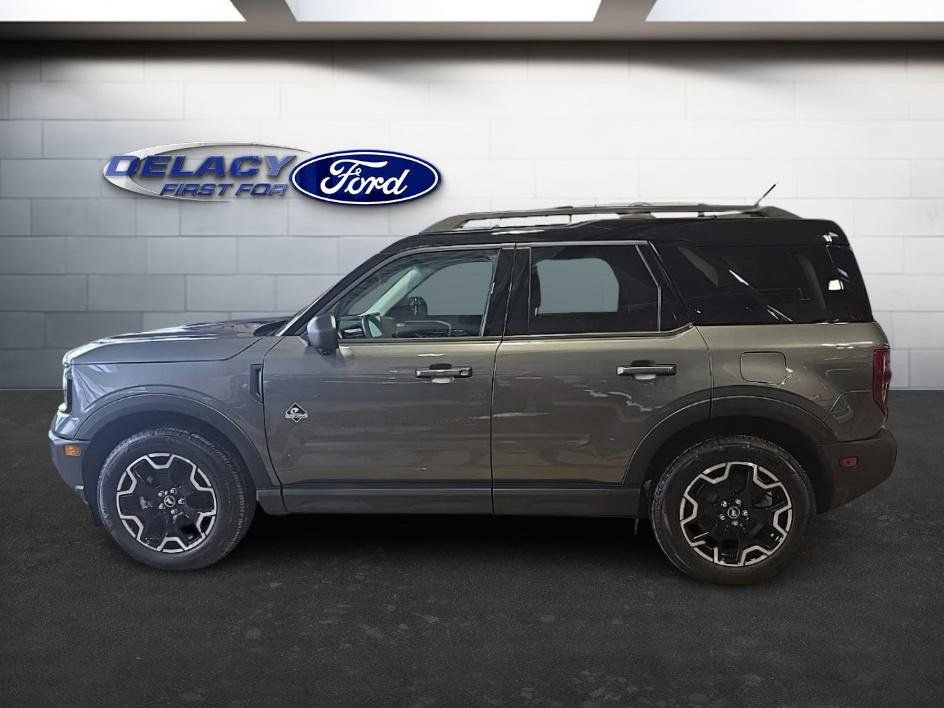 Used 2025 Ford Bronco Sport Outer Banks w/ Outer Banks Tech Package+ image 2