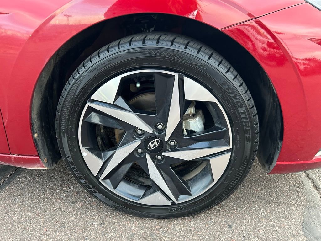 Used 2023 Hyundai Elantra Limited image 35