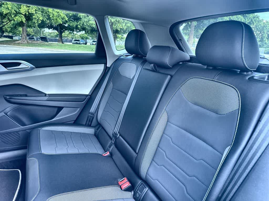 New 2026 Volkswagen Taos SE FWD image 22
