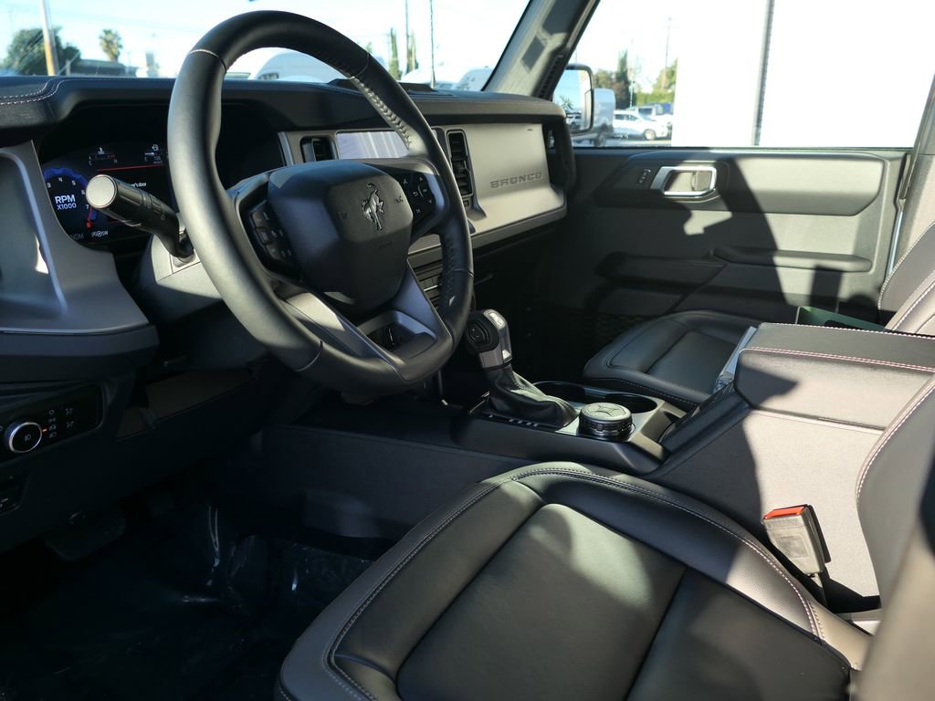 Used 2025 Ford Bronco Outer Banks image 12