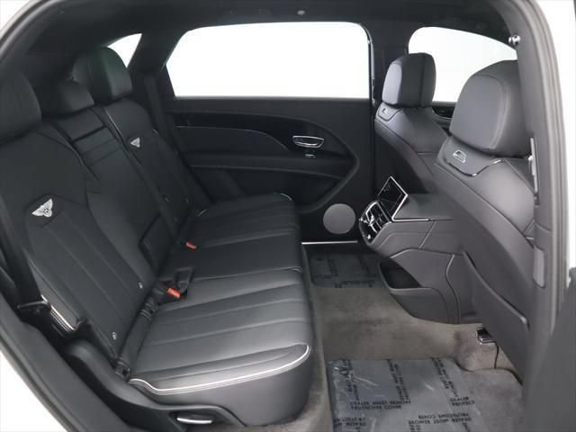 Used 2025 Bentley Bentayga Extended Wheelbase AWD/4WD image 23