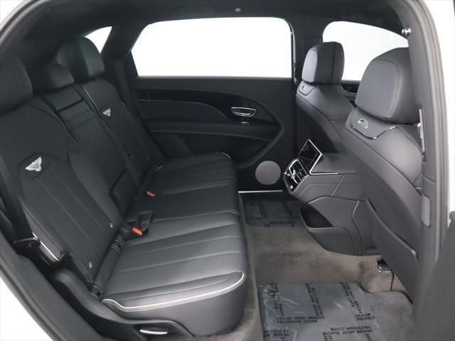 Used 2025 Bentley Bentayga Extended Wheelbase AWD/4WD image 23
