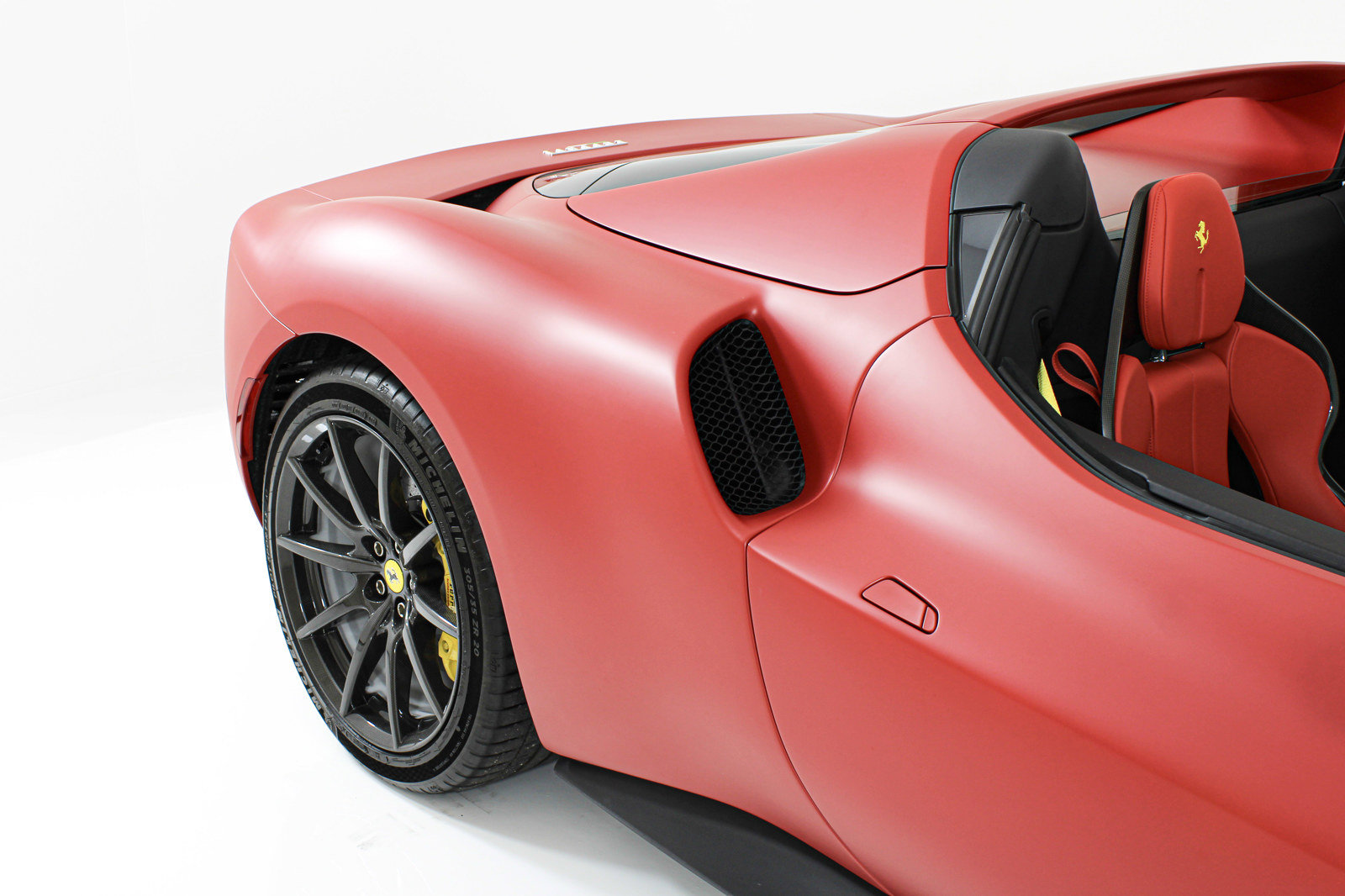 Used 2024 Ferrari 296 GTS RWD image 40