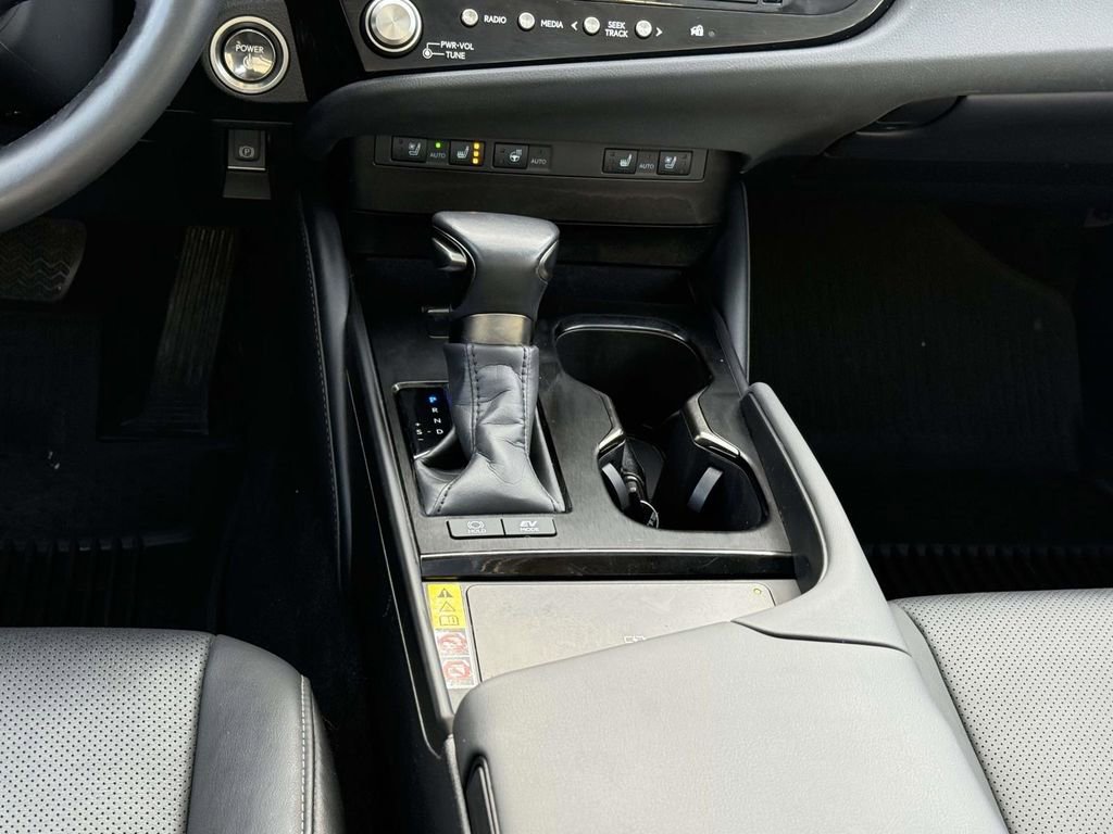 Used 2024 Lexus ES 300h w/ Premium Package image 19