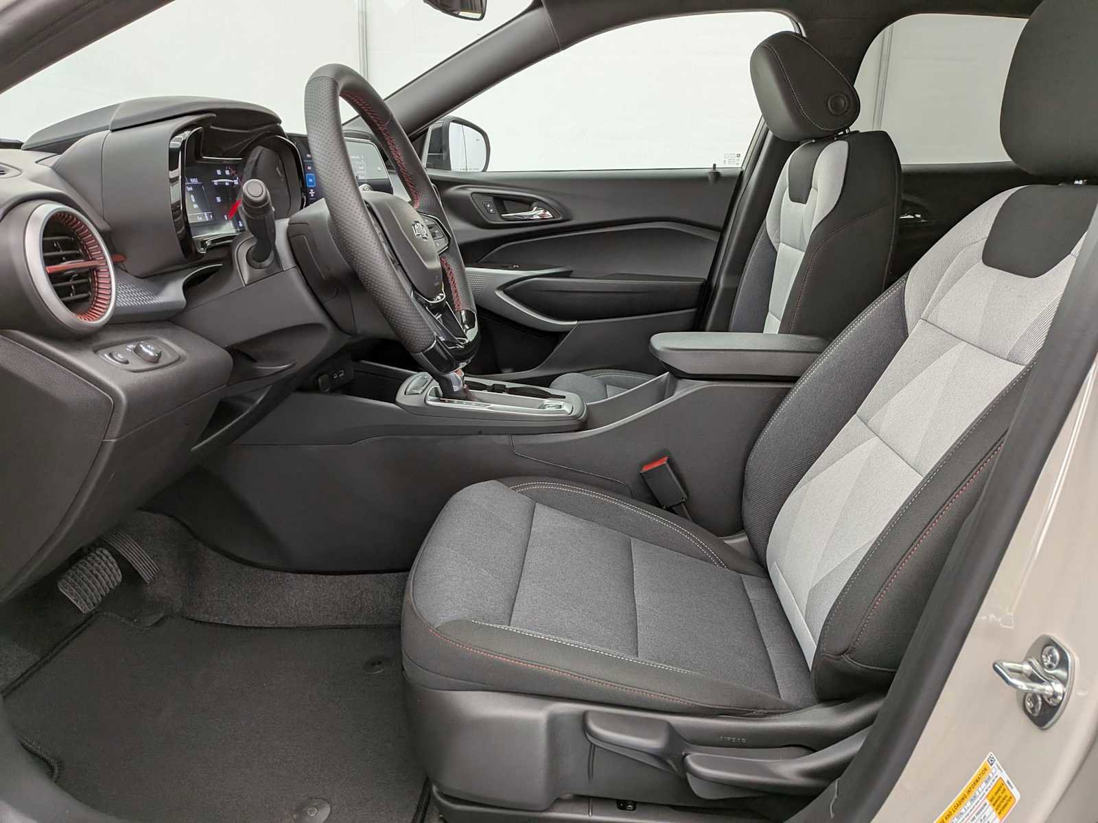New 2026 Chevrolet Trax RS w/ Sunroof Package FWD image 17
