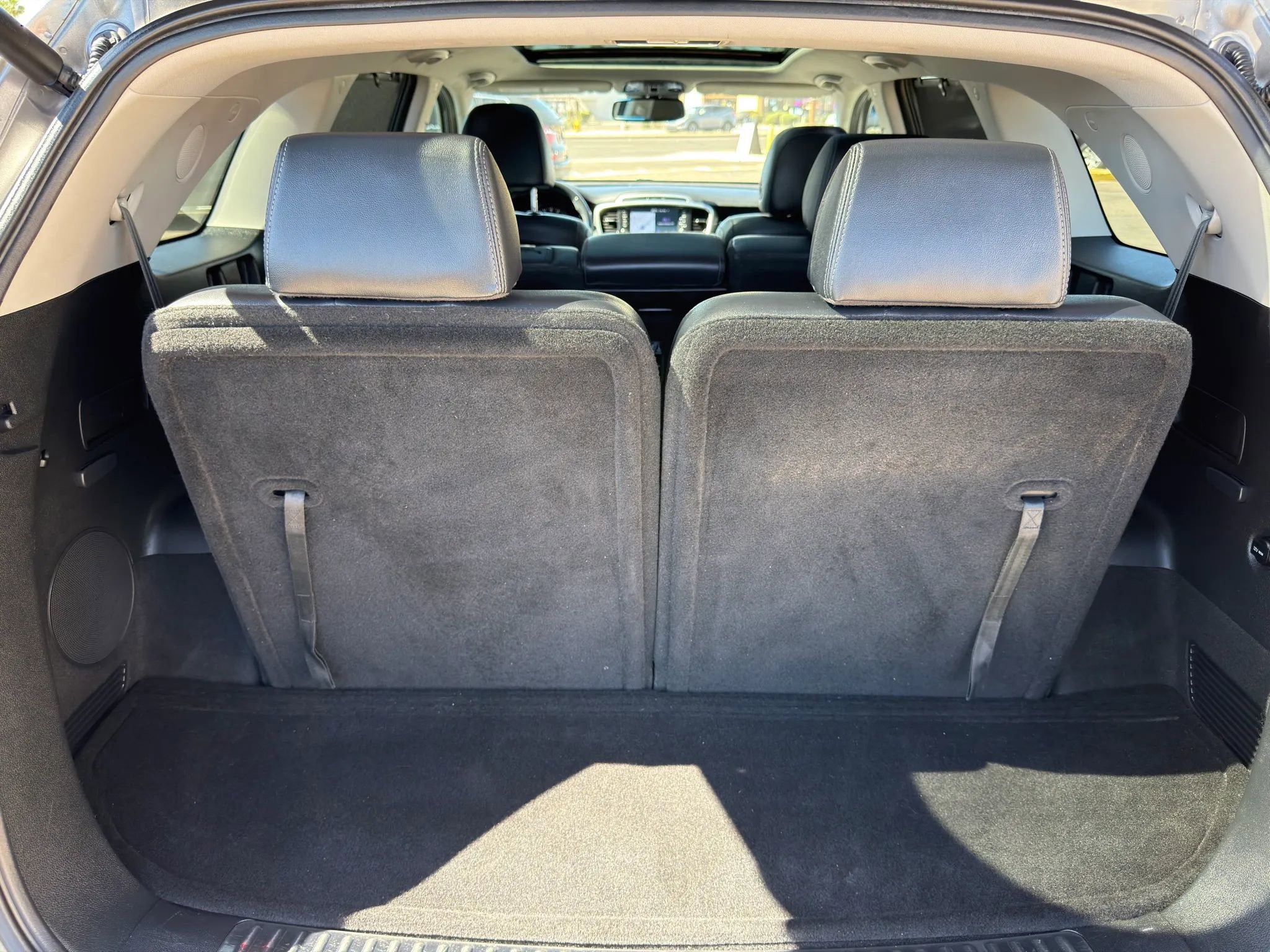 Used 2019 Kia Sorento SX image 38