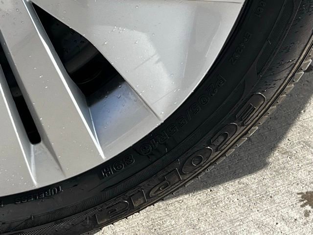 Used 2024 Nissan Leaf S image 6