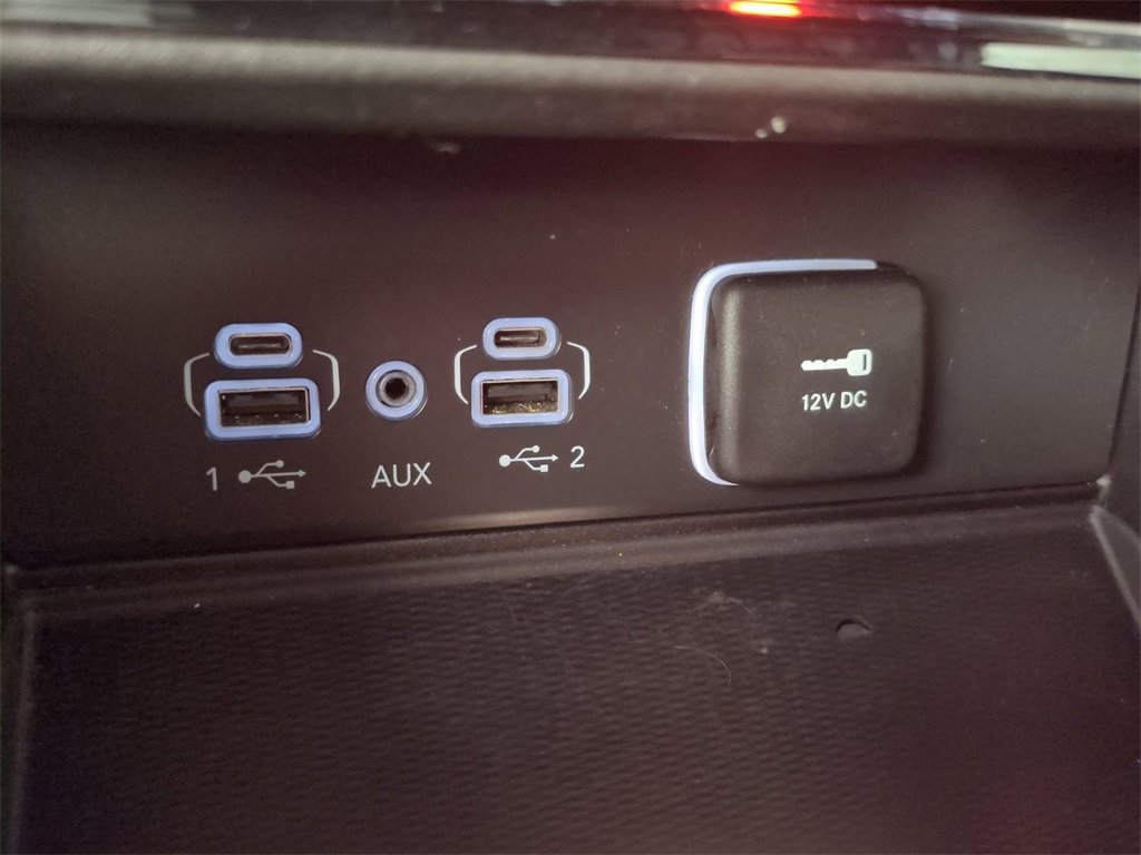 Used 2022 Jeep Grand Cherokee Overland w/ Advanced Protech Group III image 27