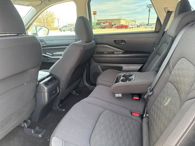 Used 2024 Nissan Pathfinder SV image 18