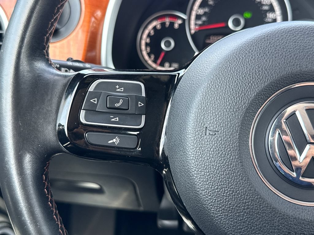 Used 2013 Volkswagen Beetle Turbo FWD image 16