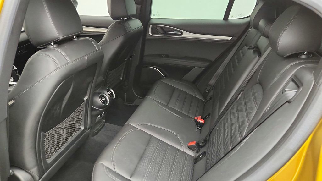 Used 2023 Alfa Romeo Stelvio Veloce image 21