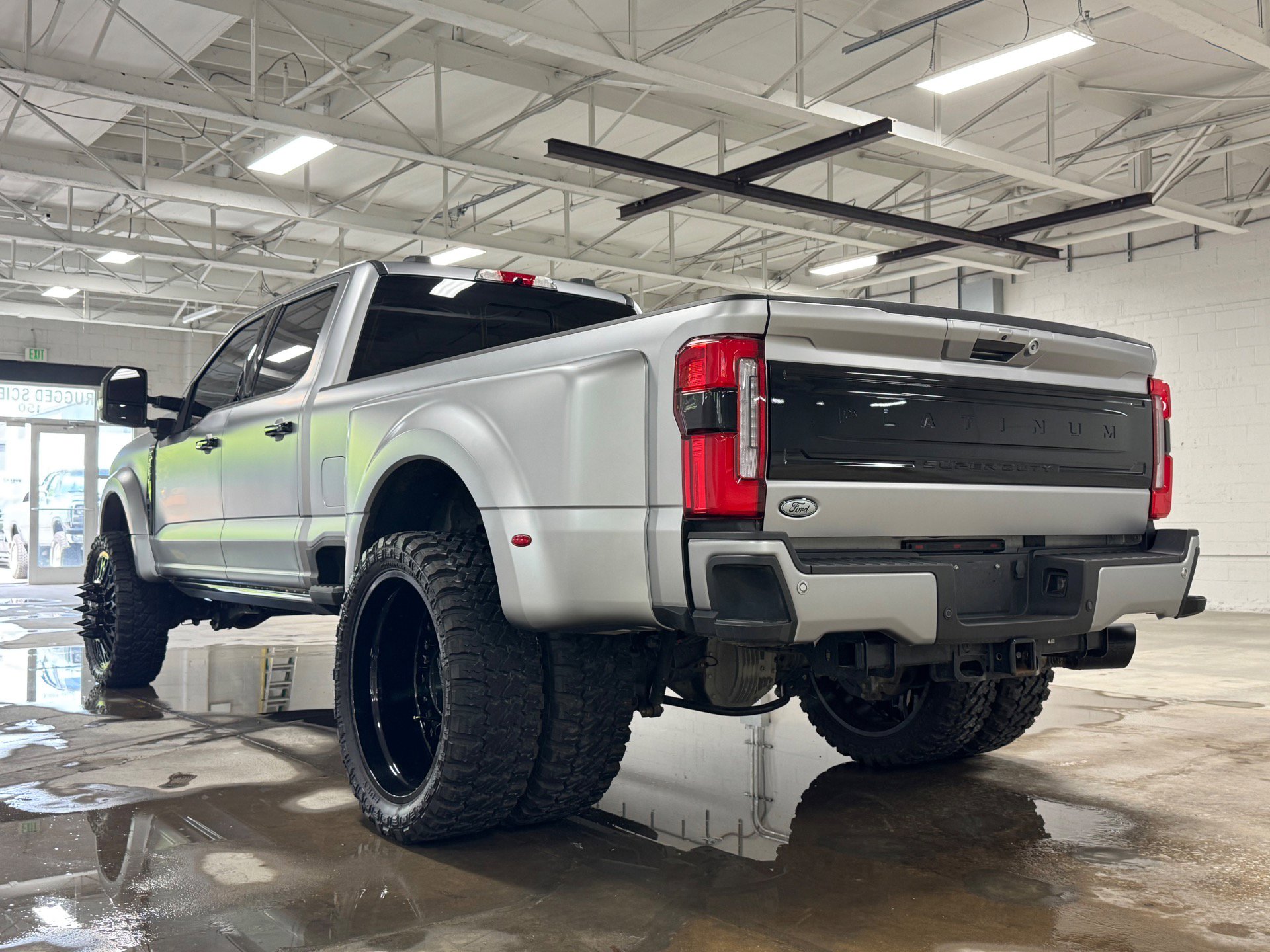 Used 2024 Ford F450 Platinum w/ Camper Package image 13