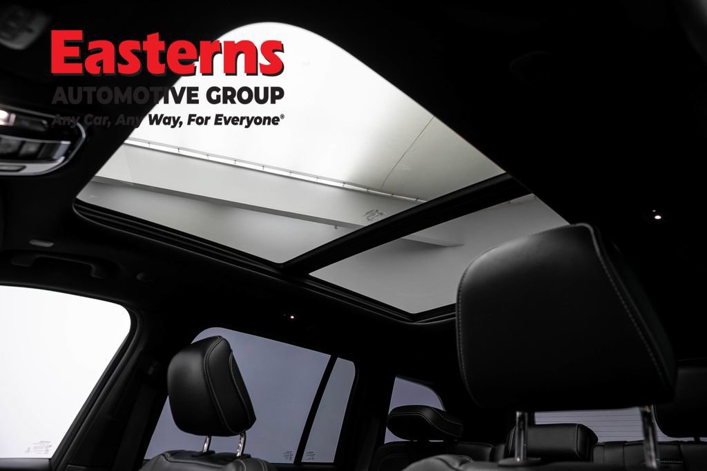 Used 2022 Jeep Grand Cherokee Overland AWD/4WD image 38