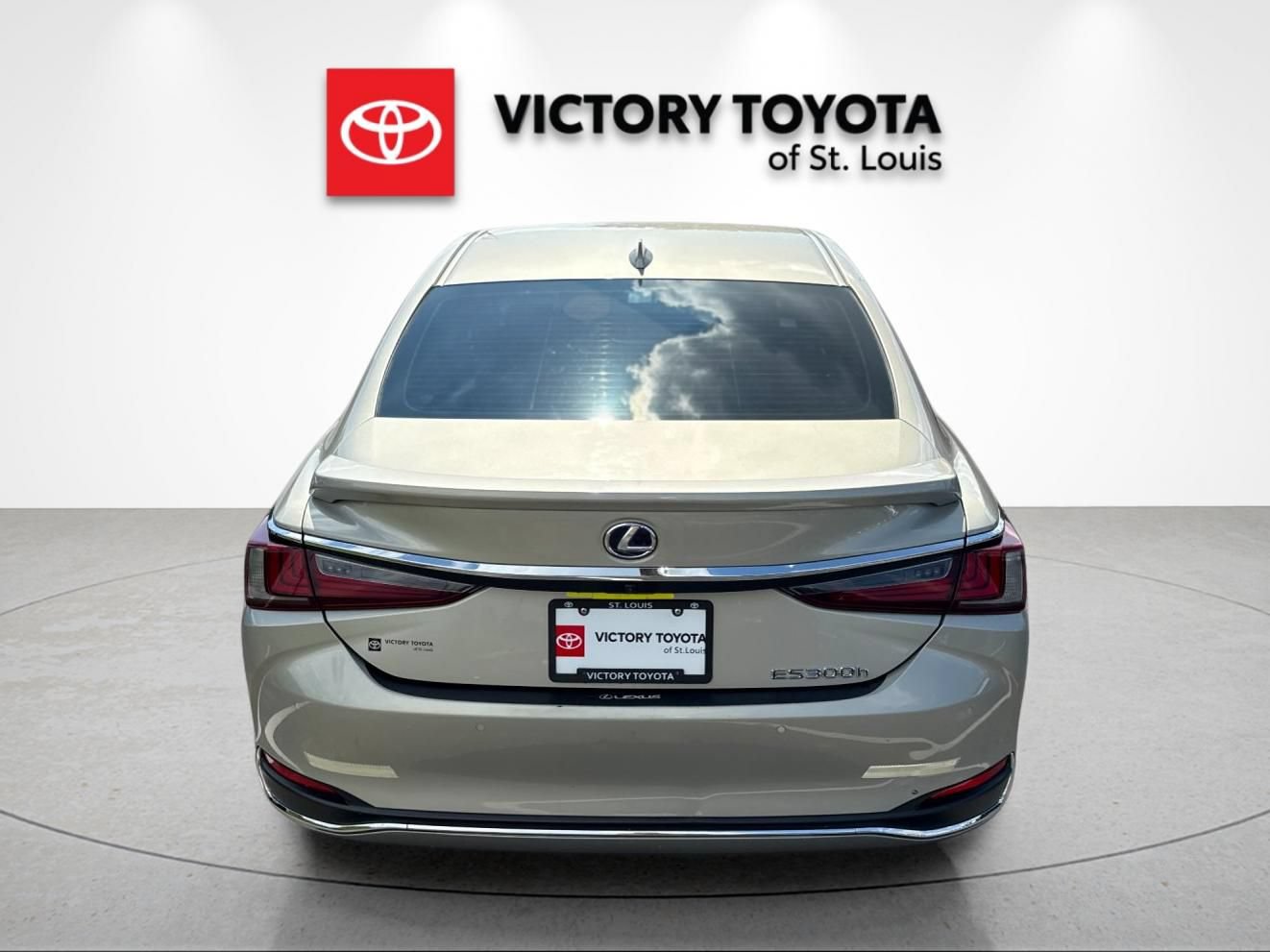 Used 2021 Lexus ES 300h w/ Premium Package FWD image 4