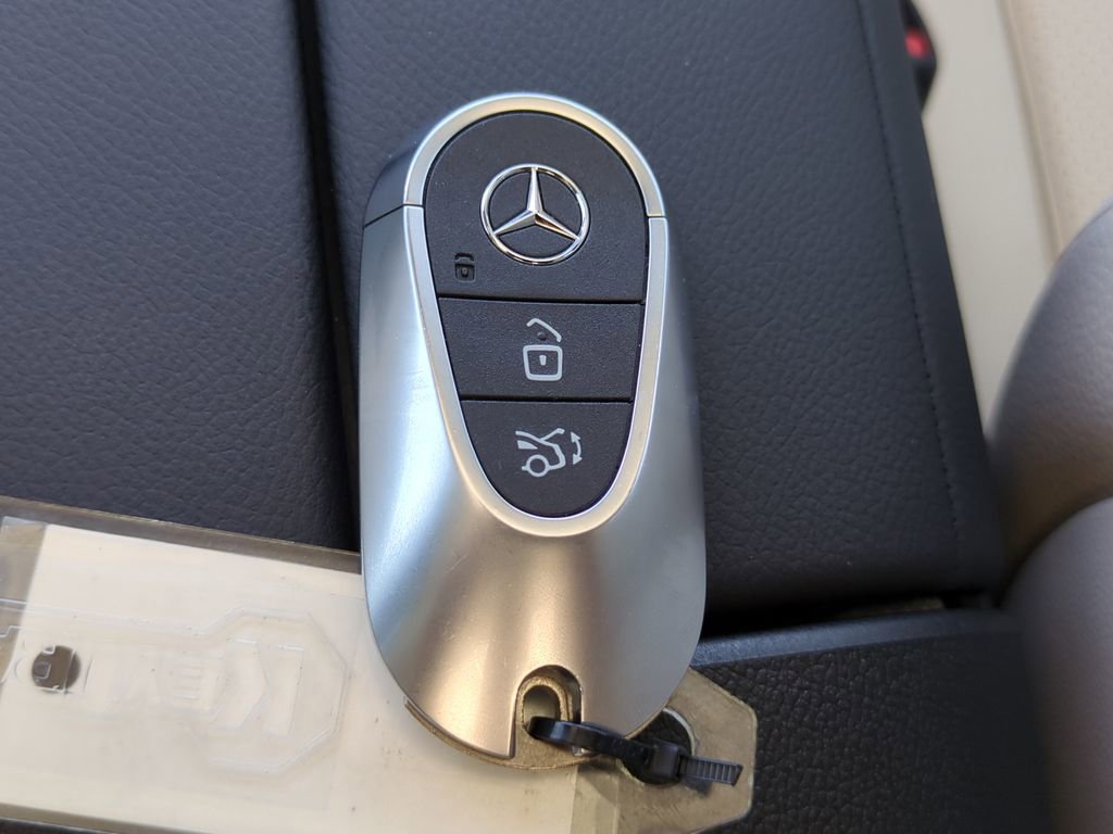 Used 2024 Mercedes-Benz E 350 4MATIC Sedan image 27