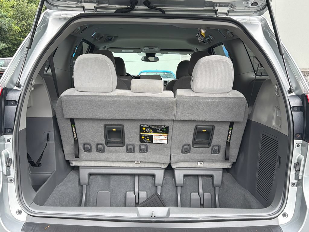 Used 2020 Toyota Sienna LE FWD image 6