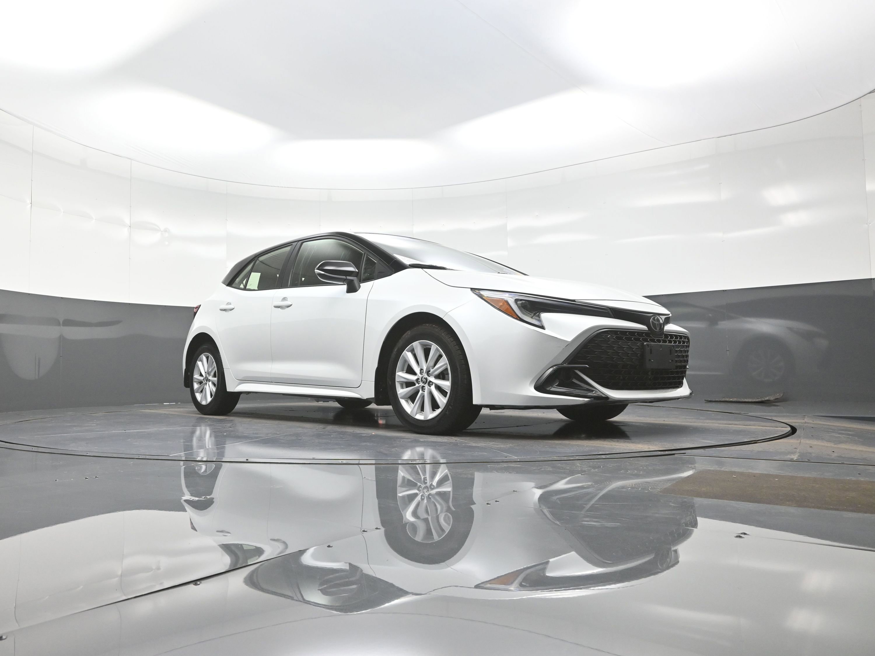 Used 2023 Toyota Corolla SE image 9