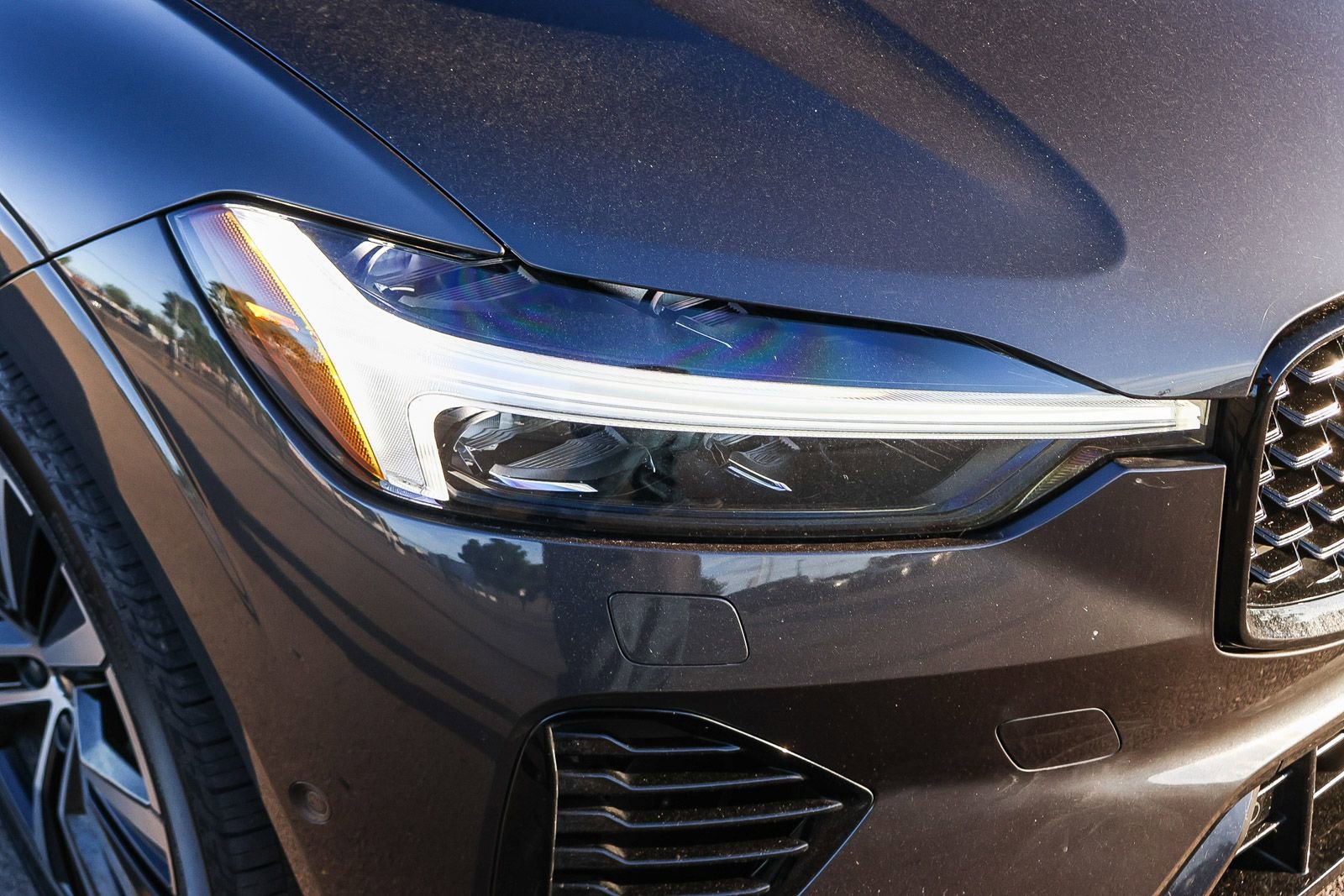 Used 2023 Volvo XC60 T8 Ultimate w/ Climate Package image 16