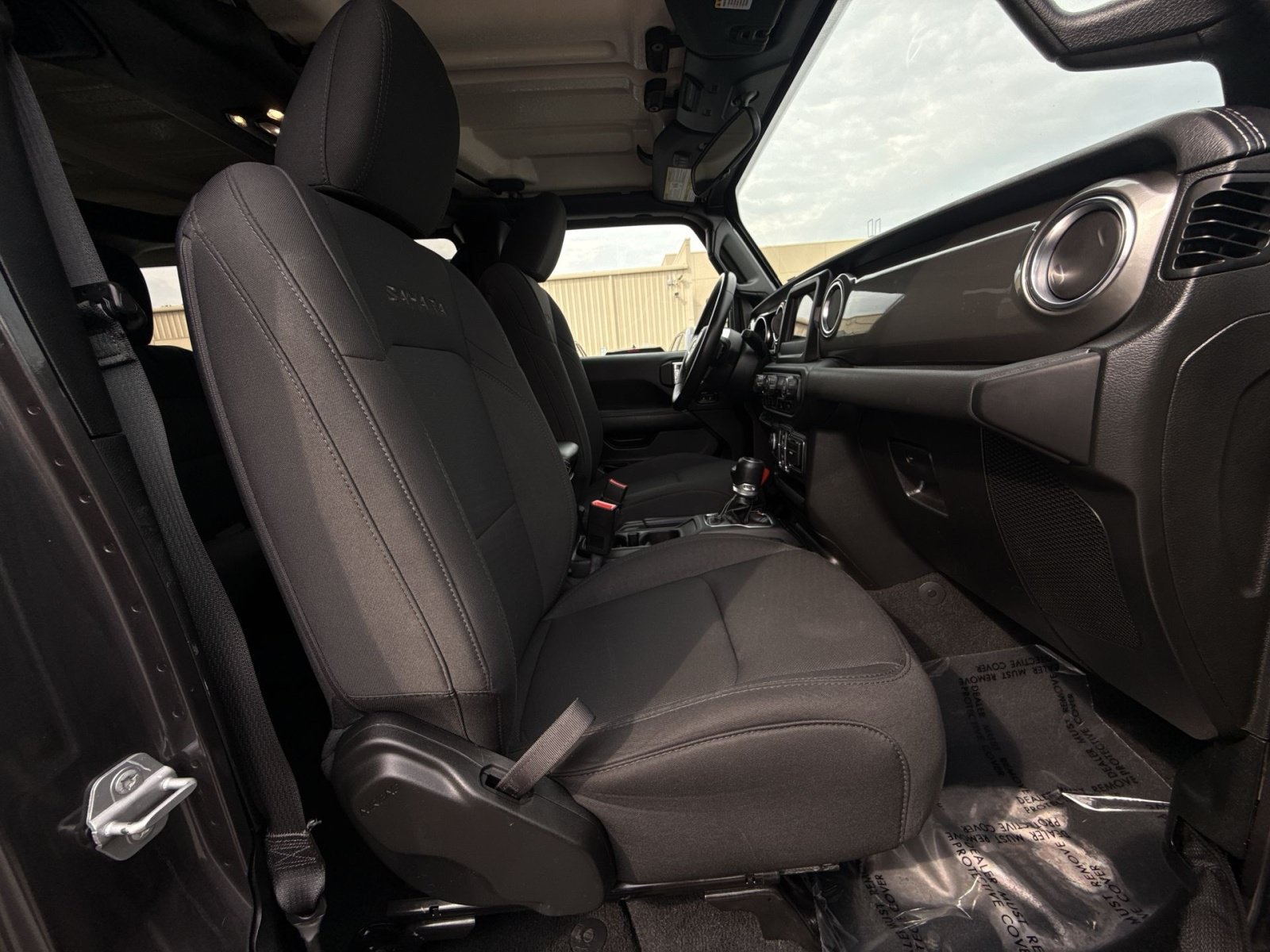 Used 2020 Jeep Wrangler Unlimited Sahara AWD/4WD image 27