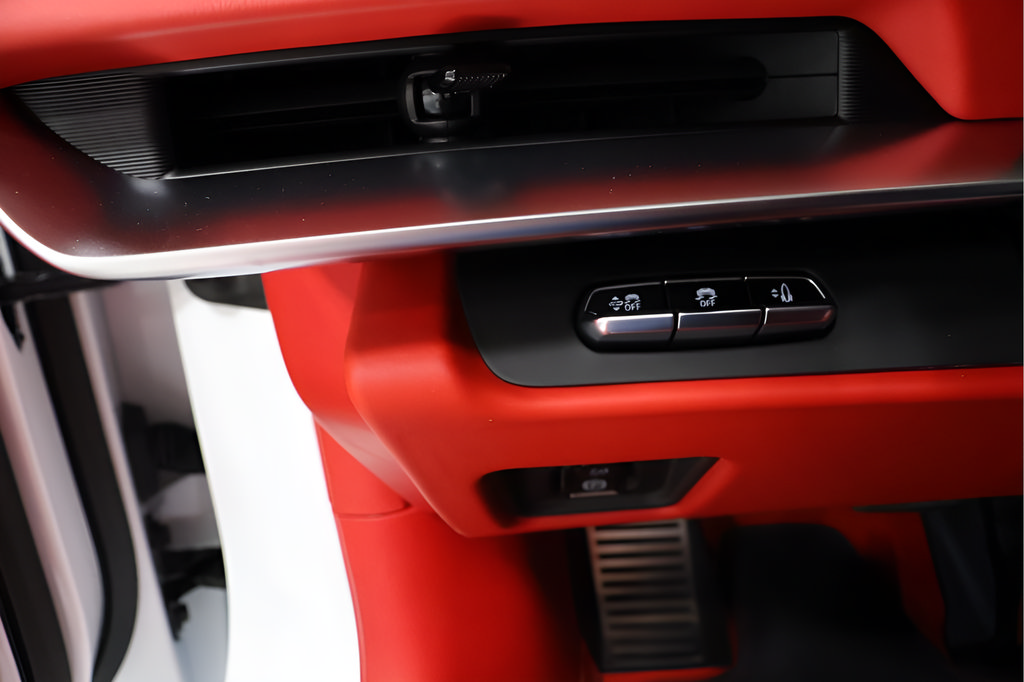 New 2027 Chevrolet Corvette Stingray Convertible RWD image 18