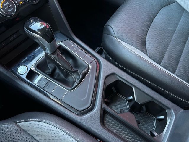 Used 2022 Volkswagen Taos SEL w/ Panoramic Sunroof Package image 30