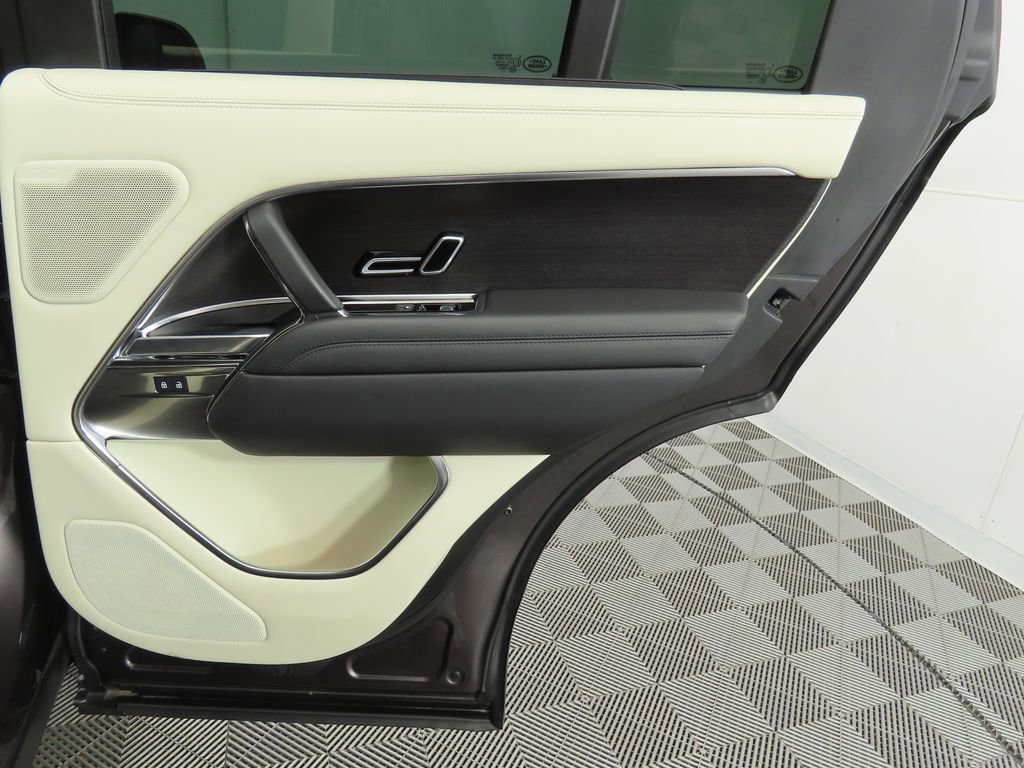 Used 2022 Land Rover Range Rover SE image 27