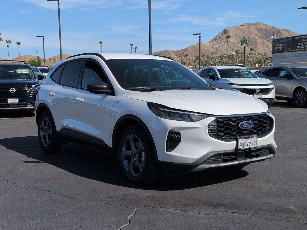Used 2025 Ford Escape ST-Line FWD image 6