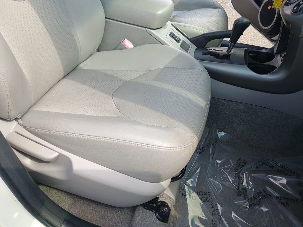 Used 2007 Toyota RAV4 Limited image 23