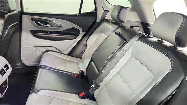 Used 2024 GMC Terrain SLT image 19