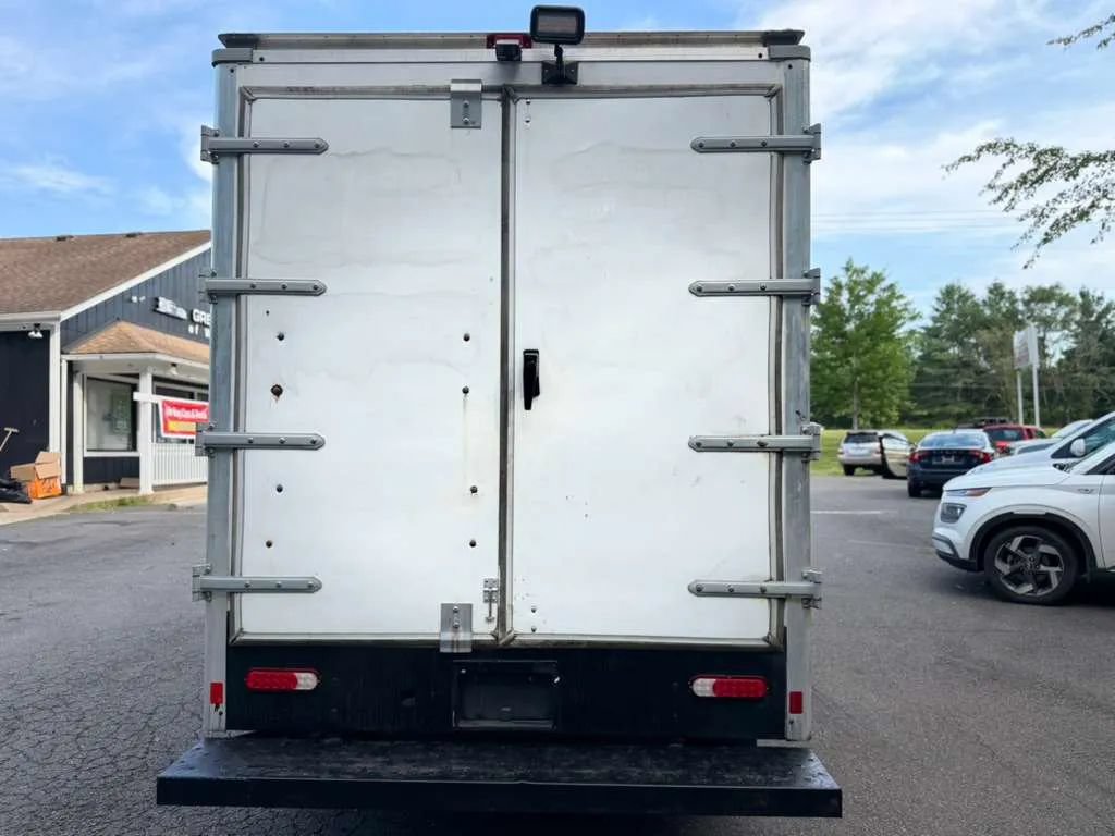 Used 2016 Chevrolet Express 3500 RWD image 8