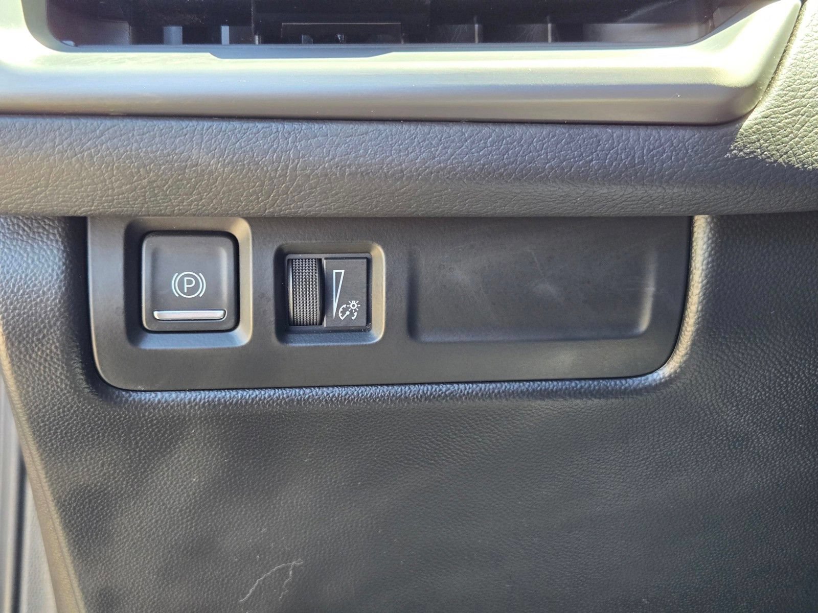 Used 2024 Cadillac XT4 Sport FWD image 17