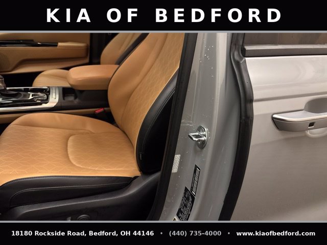 Certified 2024 Kia Carnival EX FWD image 13