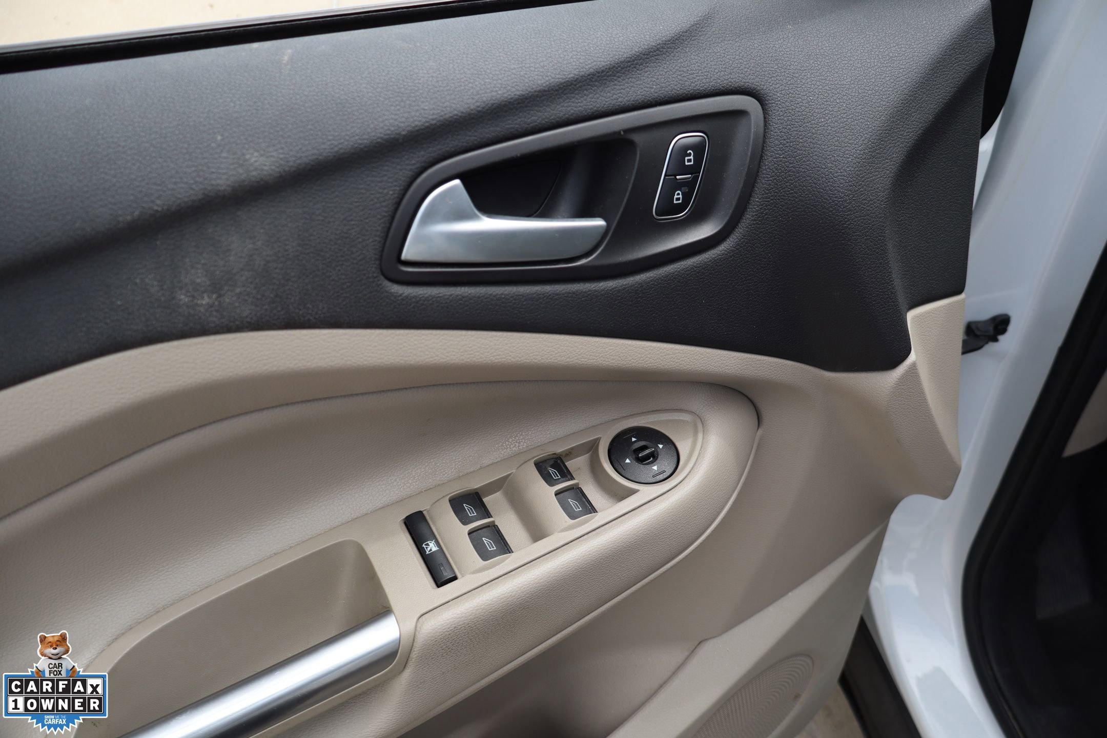 Used 2017 Ford Escape SE FWD image 13