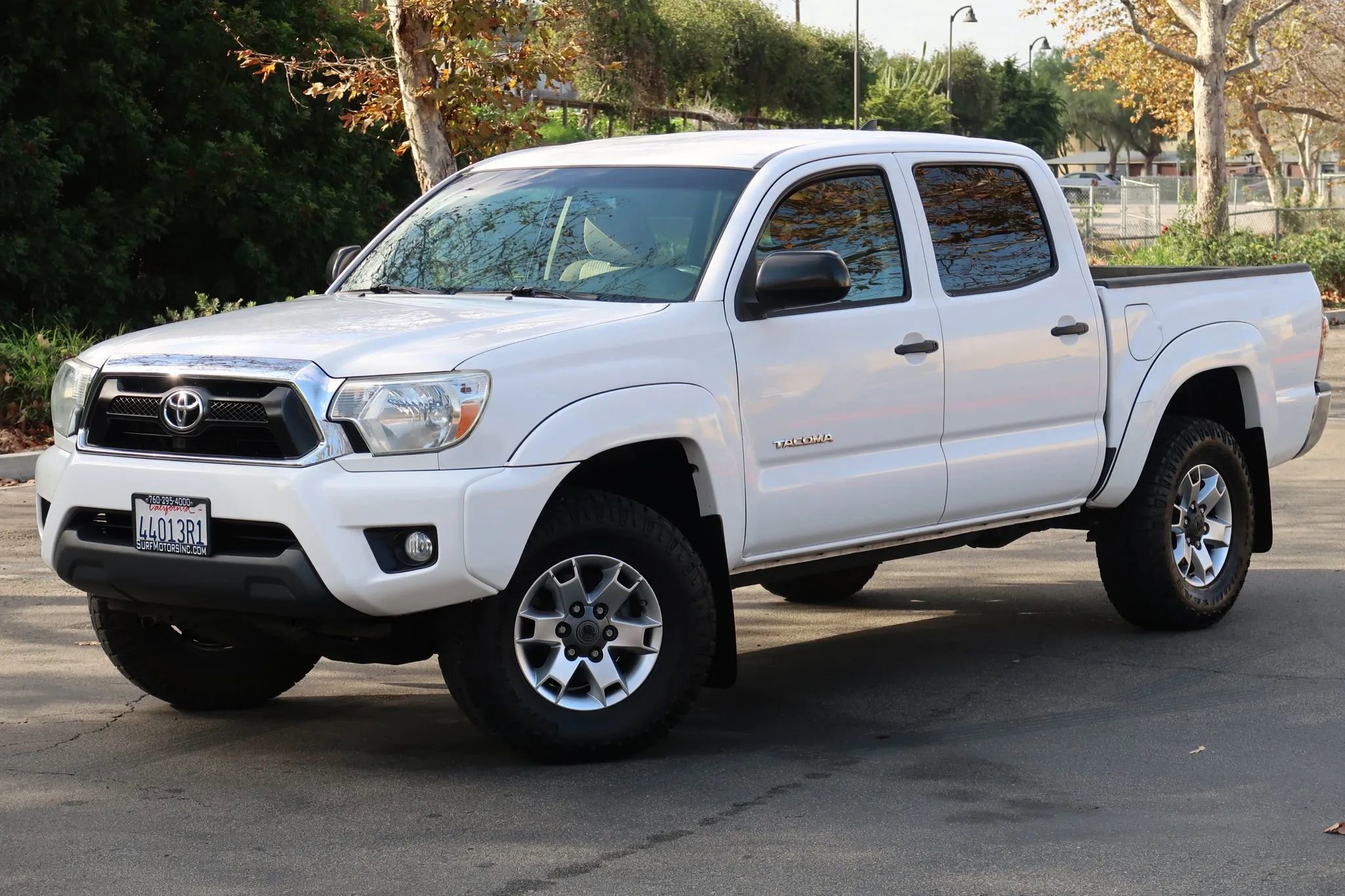 Used 2014 Toyota Tacoma PreRunner w/ SR5 Package RWD image 2
