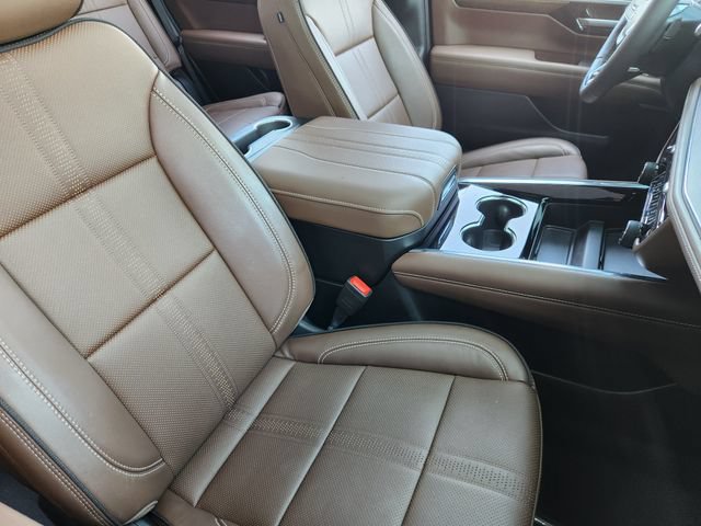Certified 2025 Chevrolet Tahoe High Country AWD/4WD image 9
