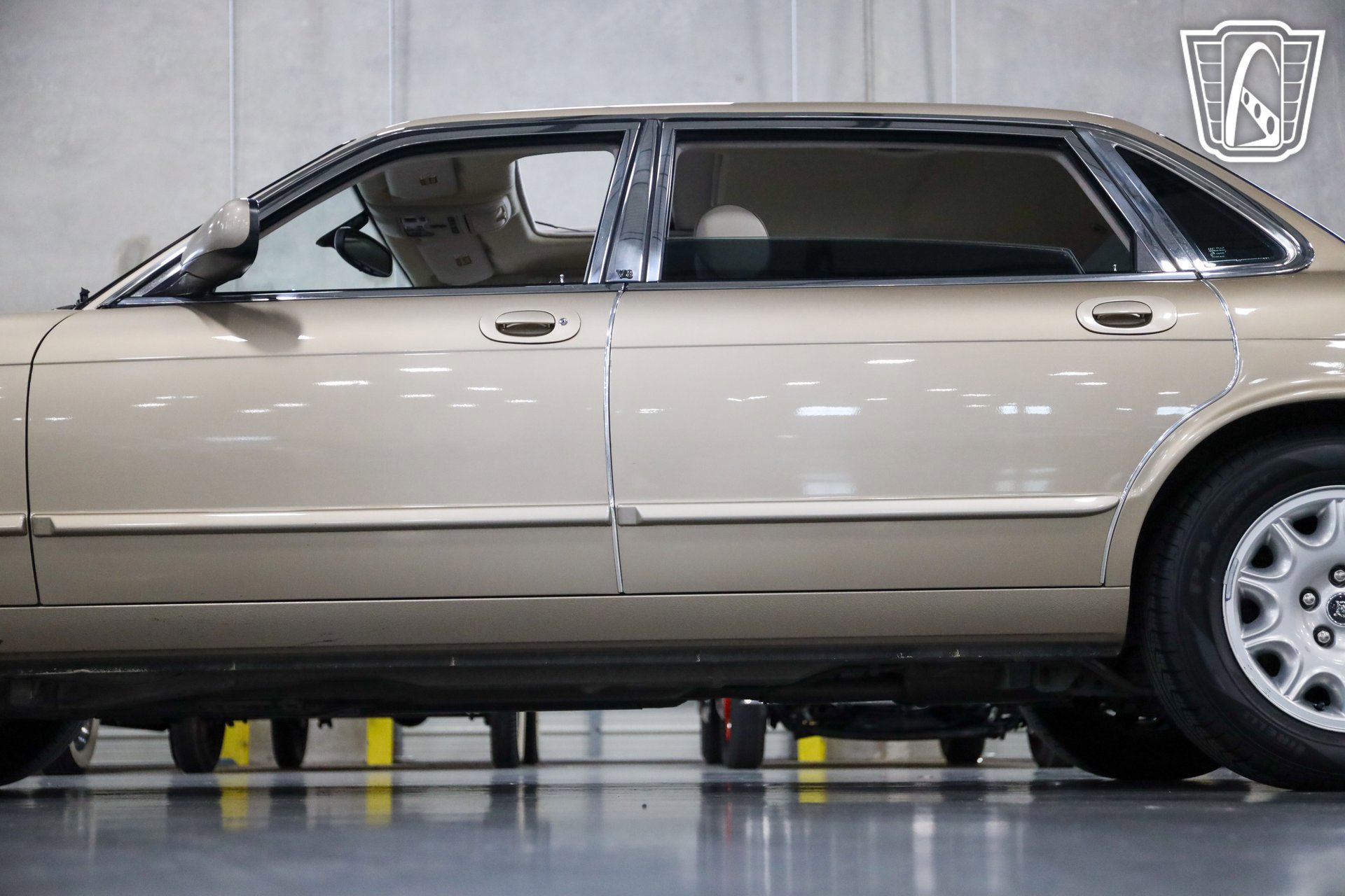 Used 2001 Jaguar XJ8 image 27