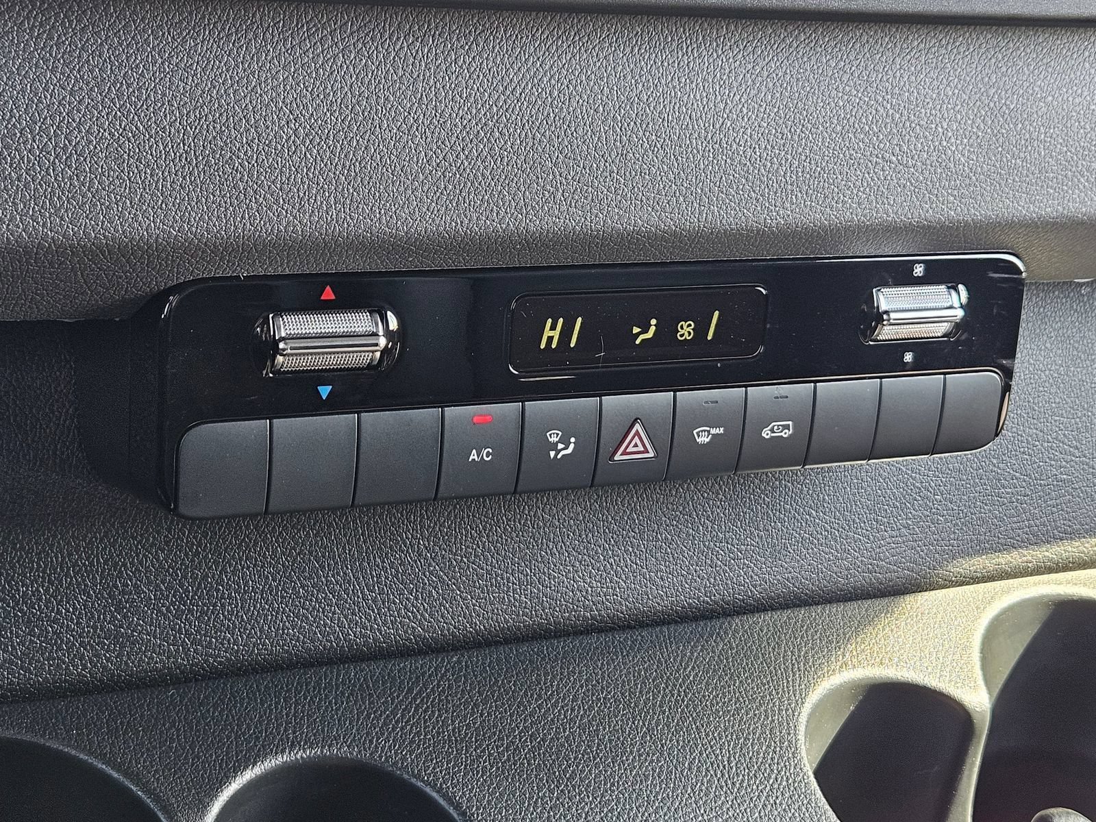 Used 2024 Mercedes-Benz Sprinter 3500 image 22