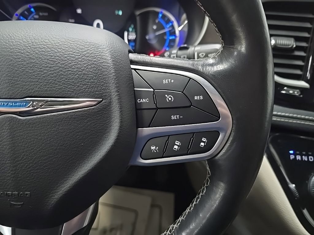 Used 2021 Chrysler Pacifica Touring-L image 20