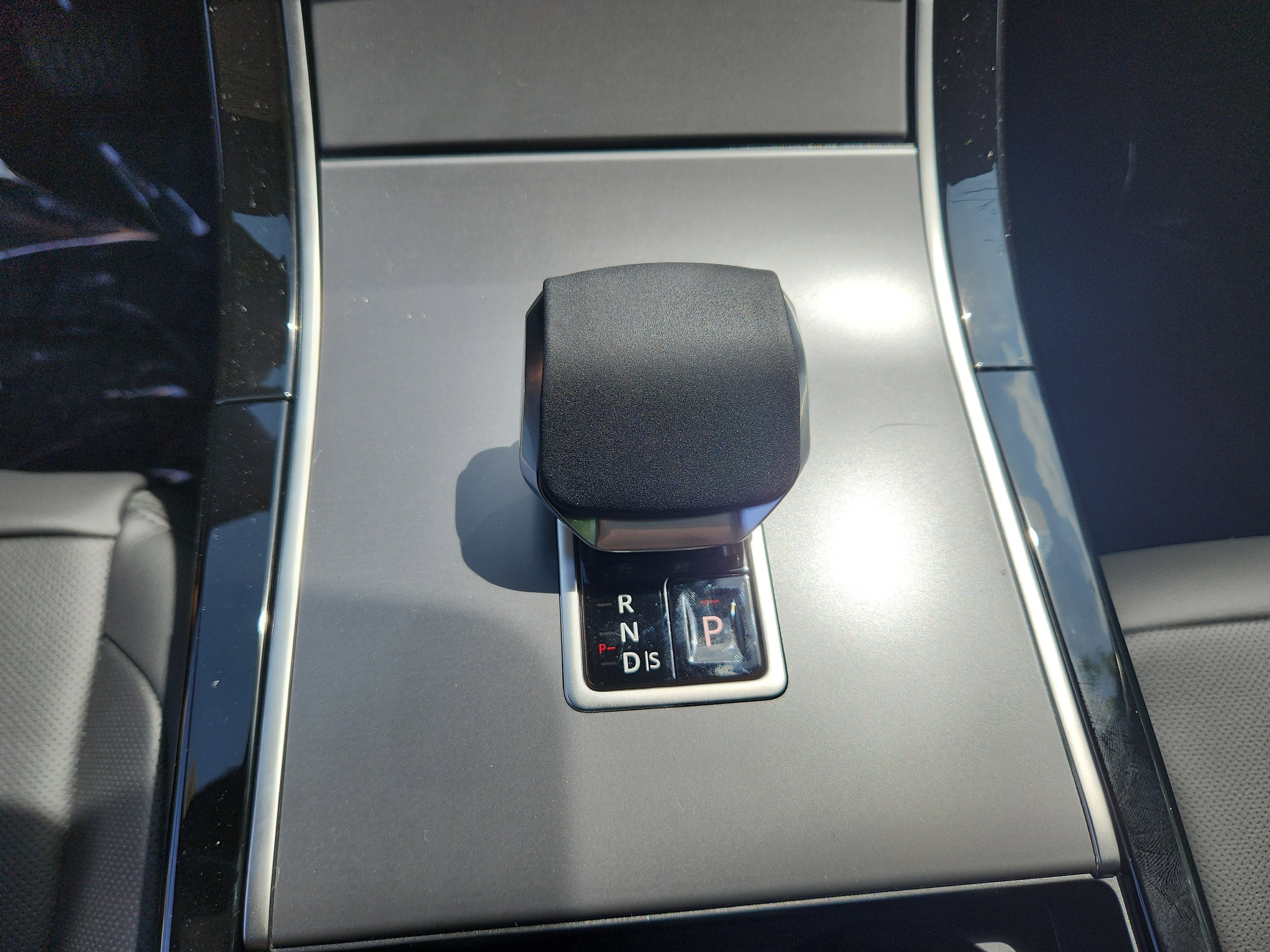 Used 2026 Land Rover Range Rover Velar S image 16