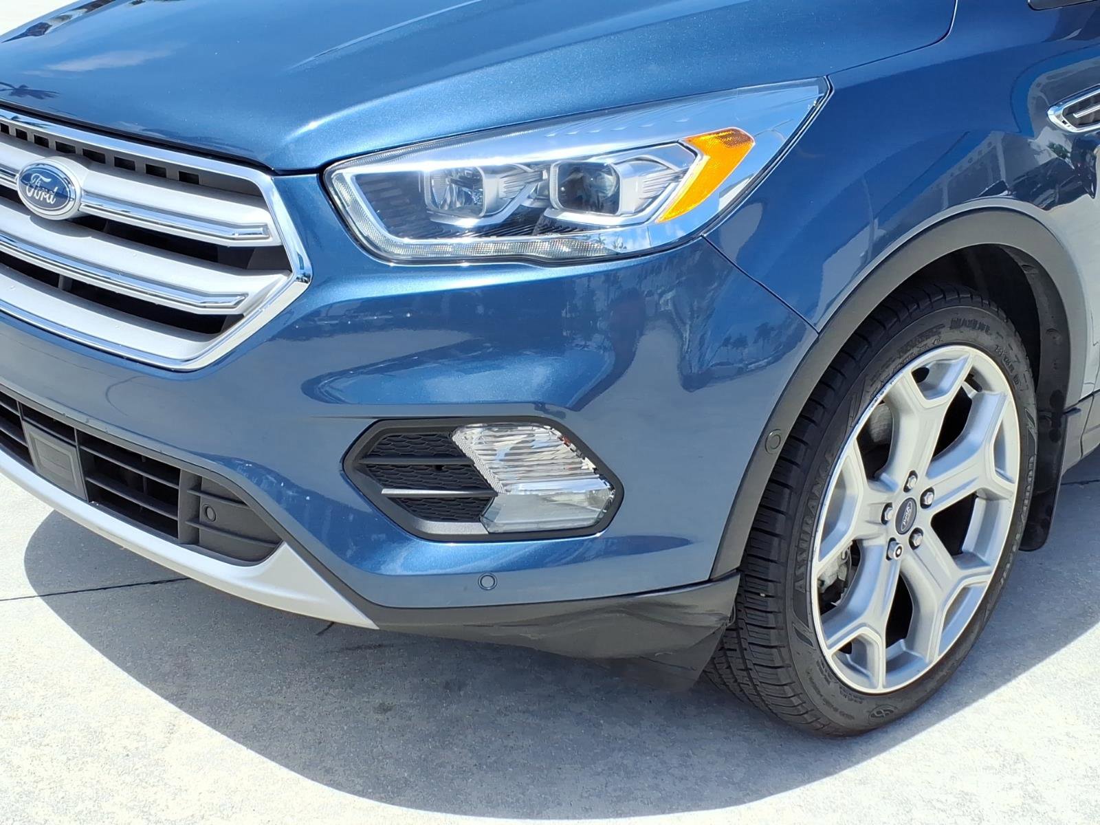 Used 2018 Ford Escape Titanium w/ Ford Safe & Smart Package FWD image 18